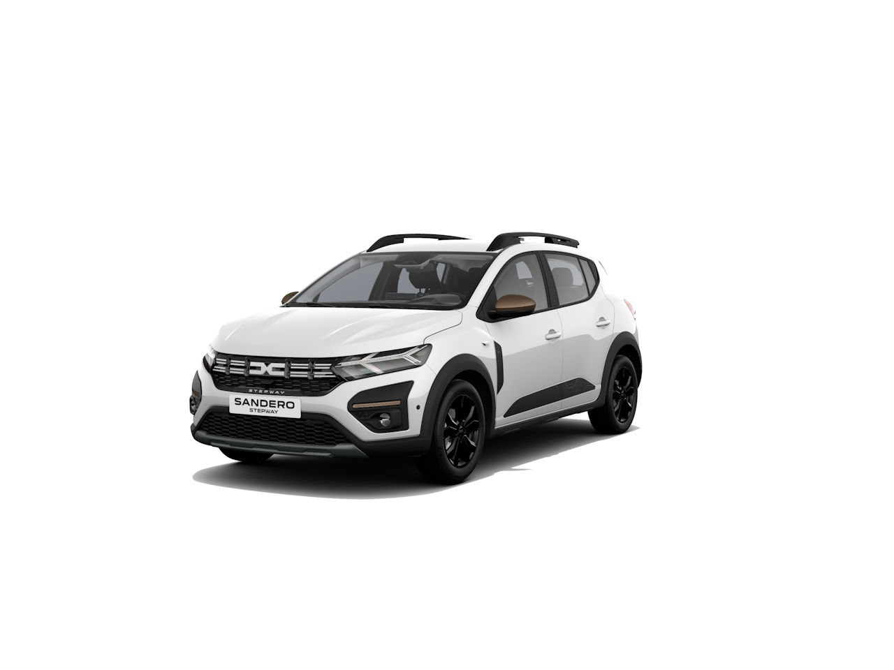 Ein weißer Dacia Sandero mit schwarzen Akzenten steht auf weißem Hintergrund.