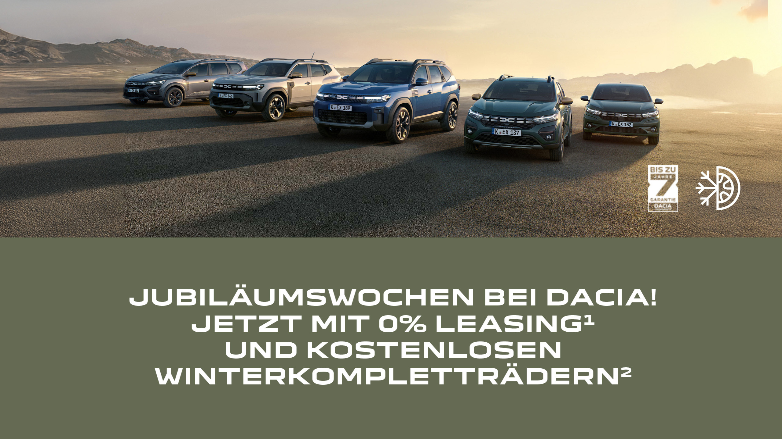 Fünf Dacia Fahrzeuge in einer Landschaft, beworben mit Jubiläumsaktion und kostenlosen Winterkompletträdern.